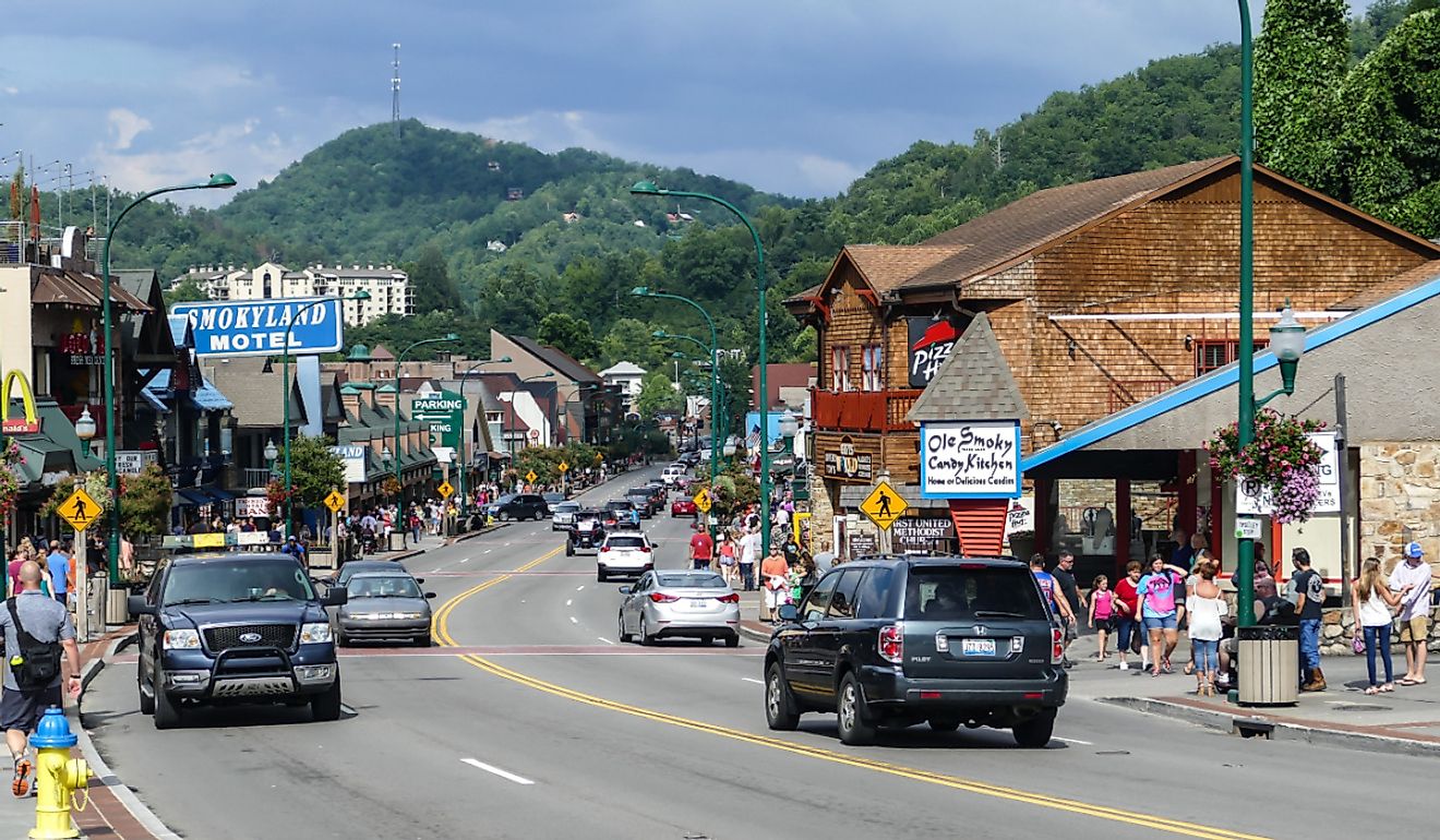 Busy downtown Gatlinburg, Tennessee. Image credit Miro Vrlik Photography via Shutterstock