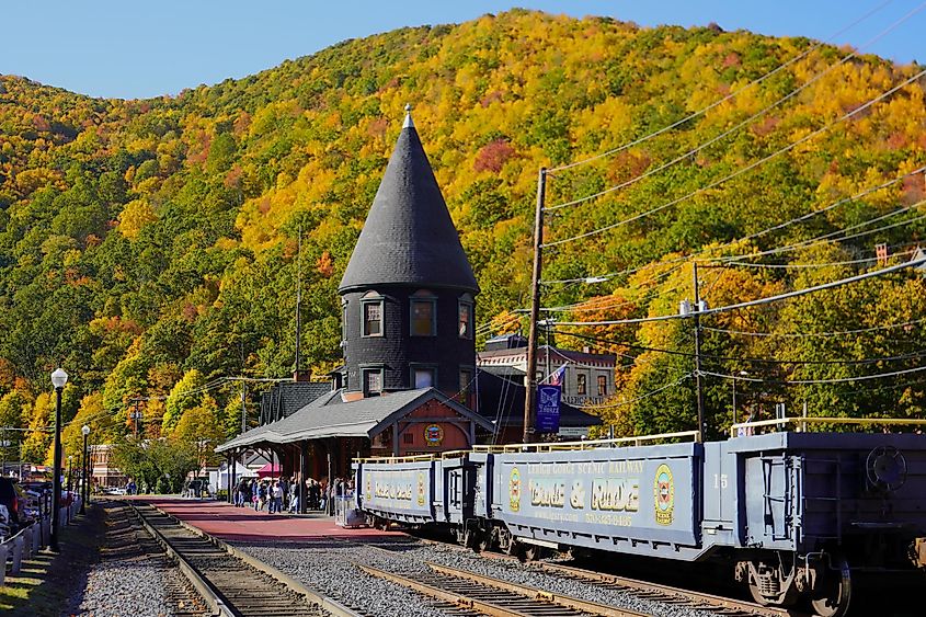  Lehigh Gorge Scenic Railway in Autumn. Editorial credit: PT Hamilton / Shutterstock.com