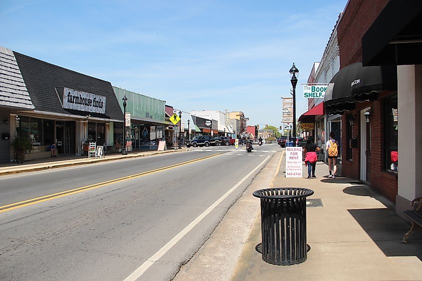 Gault Avenue in downtown Fort Payne, Alabama.