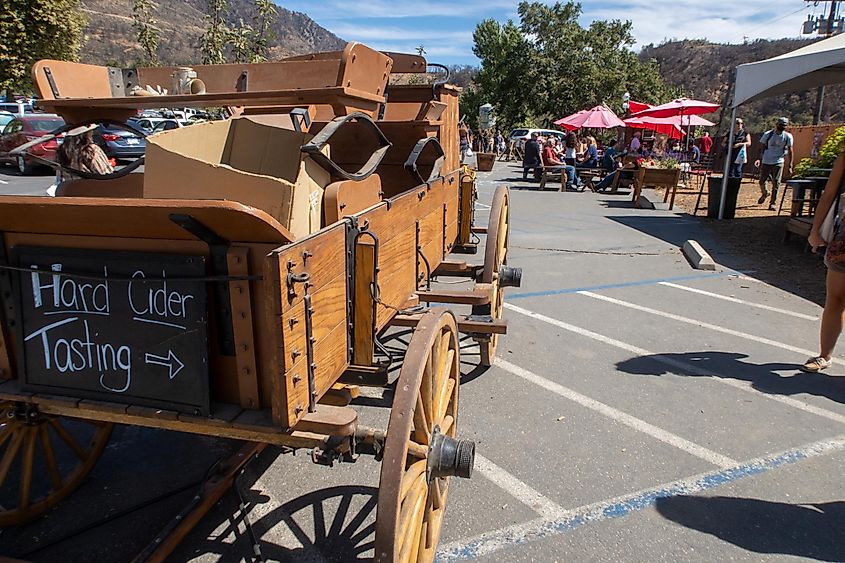 The Oak Glen Apple Festival: The Harvest U-Pick Greeting Area Curated By Los Rios Ranchos