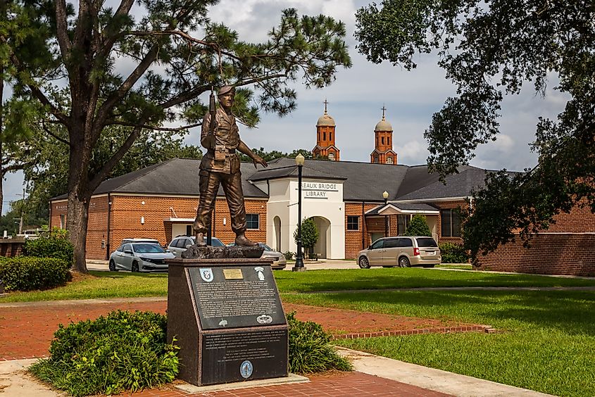 Statue near the public library building in Breaux Bridge, Louisiana, USA, installed in honor of the Green Berets, highly skilled and motivated veterans who became part of the U.S. Army.